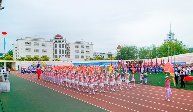 聯(lián)橋集團在高區(qū)運動會精彩綻放  勇奪團體亞軍(圖8) 聯(lián)橋集團在高區(qū)運動會精彩綻放  勇奪團體亞軍(圖8)